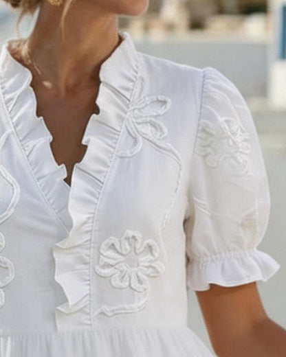Letizia | Vestido bordado con escote en V y mangas abullonadas
