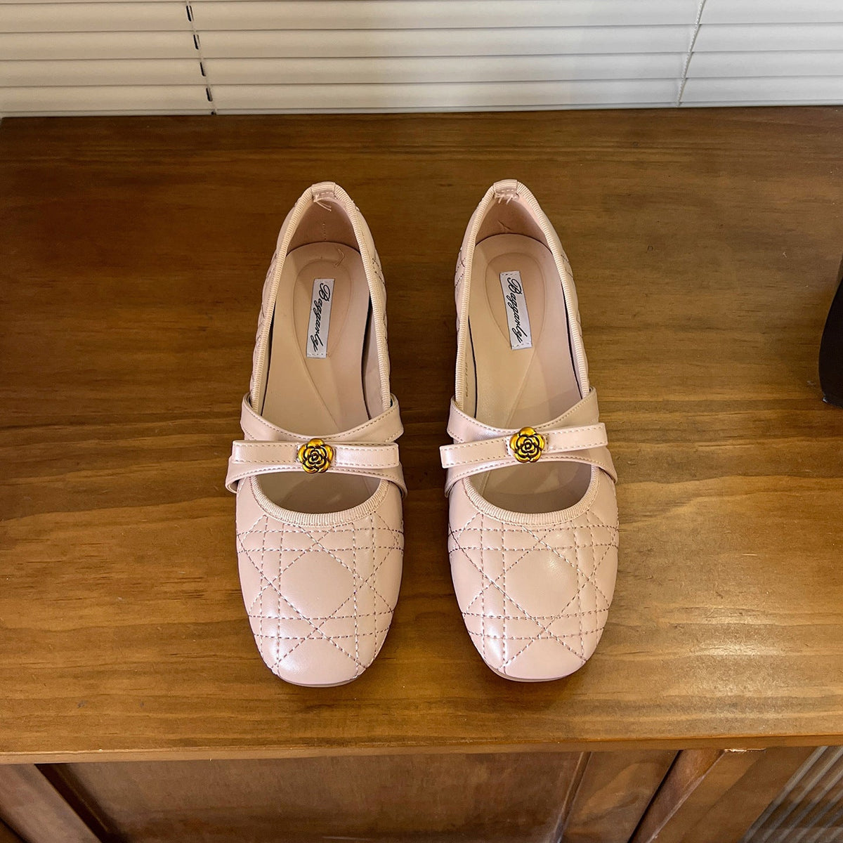 Sylvie | Merceditas Acolchadas con Camelia